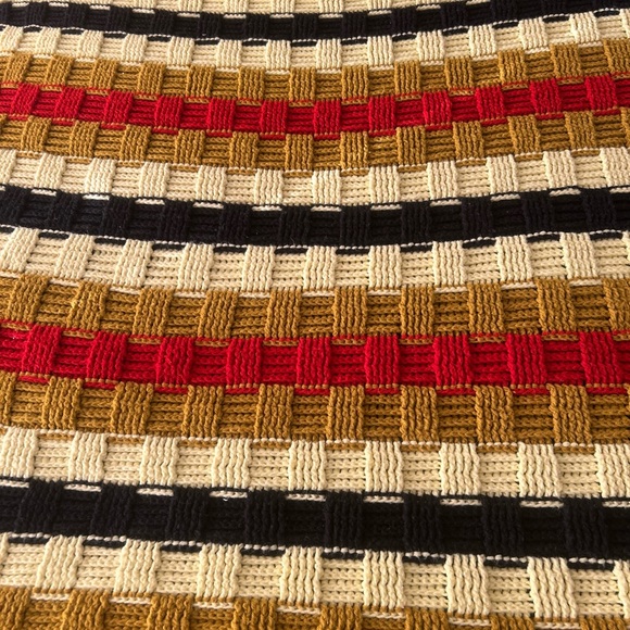 Vintage Basket Weave Granny Crochet Afghan Stripe Throw Blanket MCM
#1029249 - Picture 3 of 9